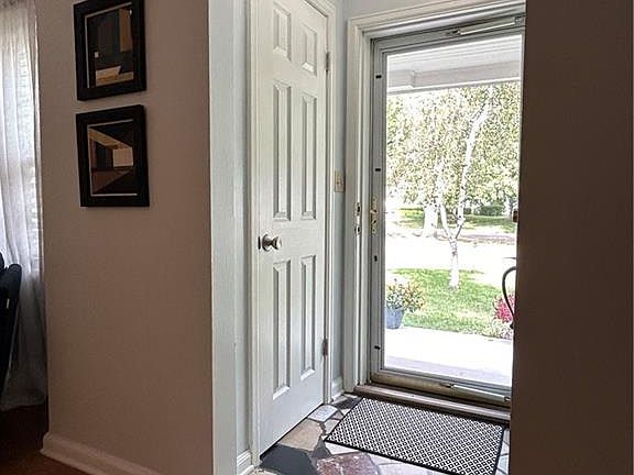 4th image of 5530 Roeland Dr