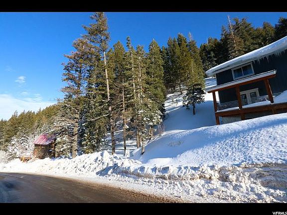 3rd image of 695 Parkview Dr