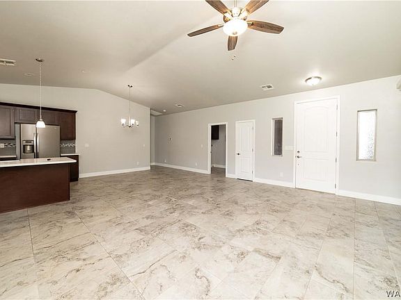 4th image of 3014 N Rainbow St