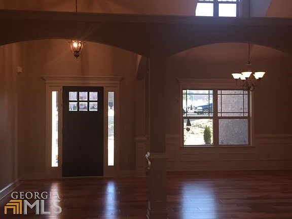 2nd image of 205 Burnham Ct