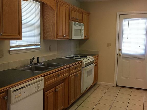 5th image of 1546 Woodard St