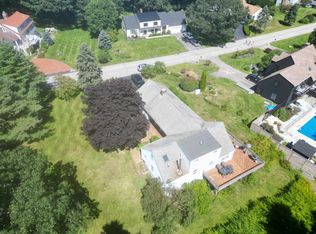 41 Broad Cove Rd, Cape Elizabeth, ME 04107