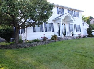 12 Kimberly Dr, Dallas, PA 18612