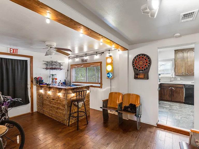 3508 W Biddison St — Photo 20