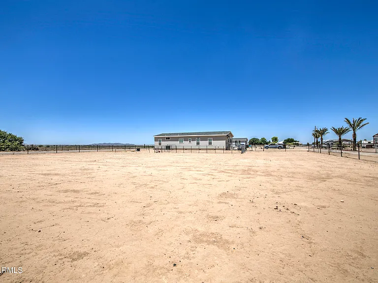 4057 N Solar St — Photo 46