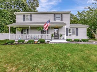 17 Thompson Ave, East Moriches, NY 11940