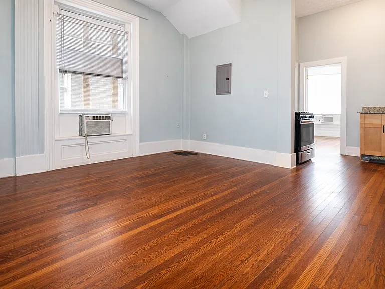 1345 S 3rd St — Photo 3