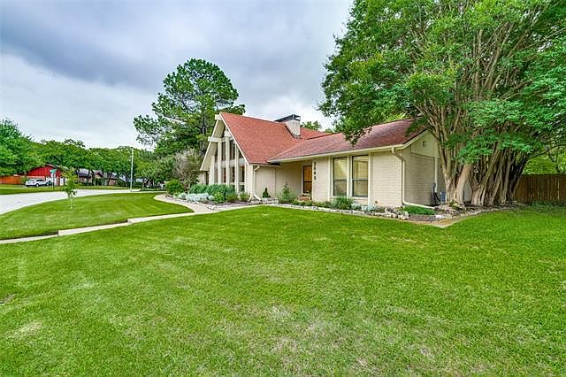 1st image of 2849 Summerdale Dr