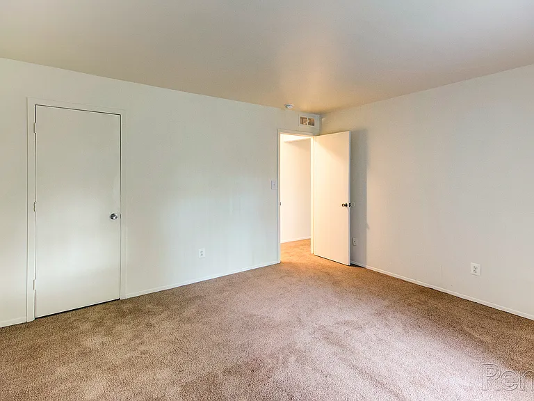 The Glens Apartments — Photo 23