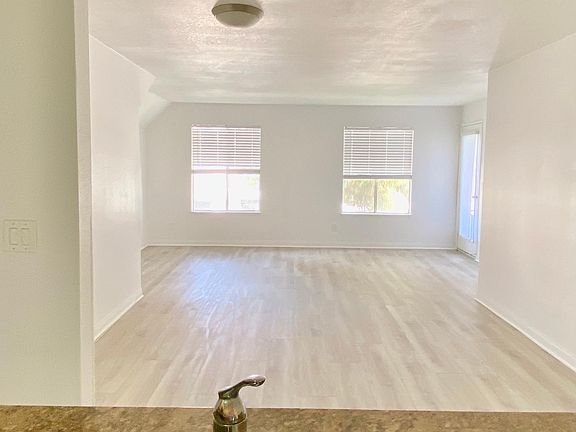 4th image of 3520 Lebon Dr Unit 5201