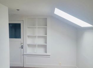 712 N Motor Pl APT 4, Seattle, WA 98103