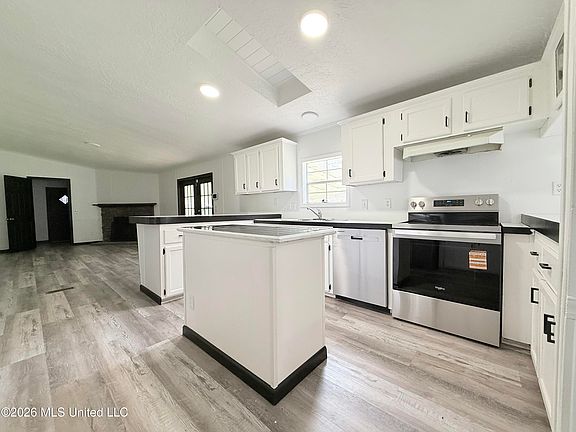 5th image of 1818 Big Creek Dr SW
