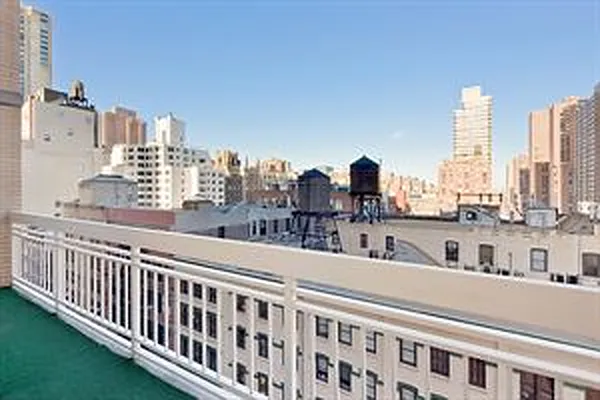 Sold by Douglas Elliman | media 14