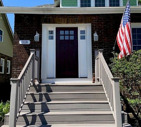 2nd image of 318 Woodside Ave