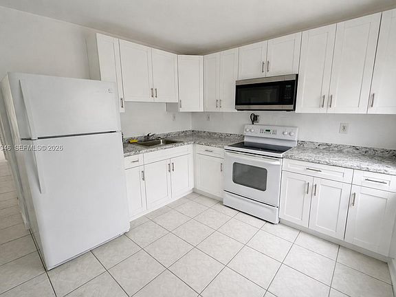 4th image of 1405 NW 5th Ct #2