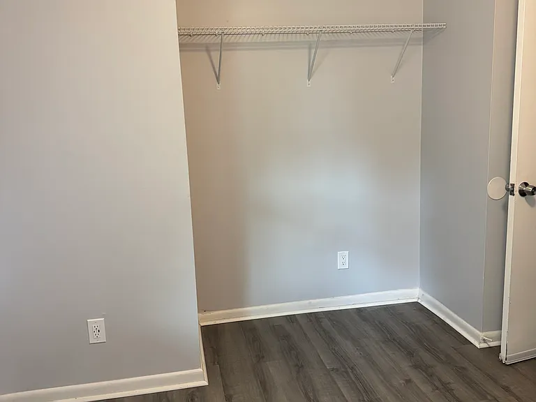 2221 Tolgate Rd — Photo 12
