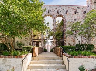 5011 Walnut St APT A, Kansas City, MO 64112