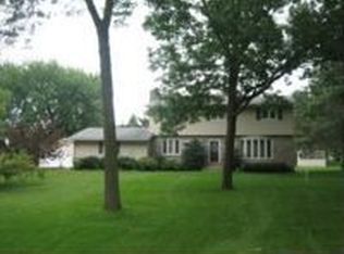 1525 Oakview Dr, Owatonna, MN 55060