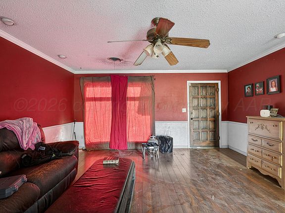 3rd image of 1512 Bedivere St