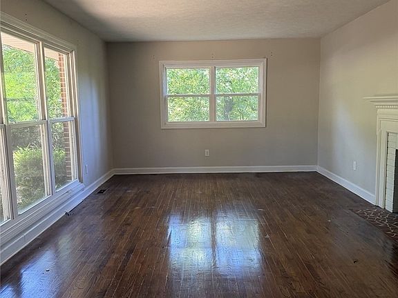 5th image of 1404 Valencia Dr