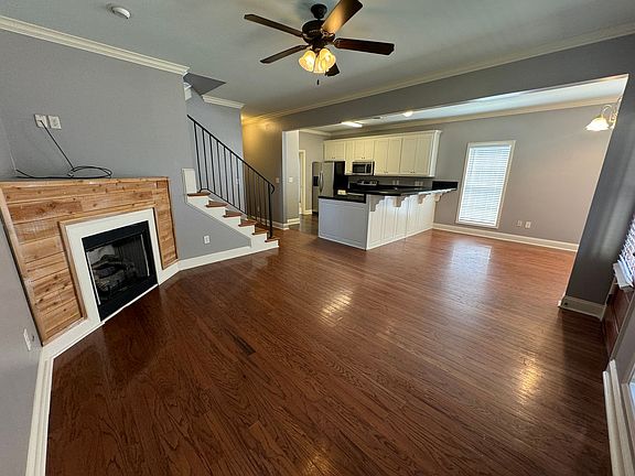 2nd image of 403 Scarlett Dr