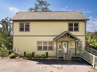 1129 Cove Falls Way, Pigeon Forge, TN 37863