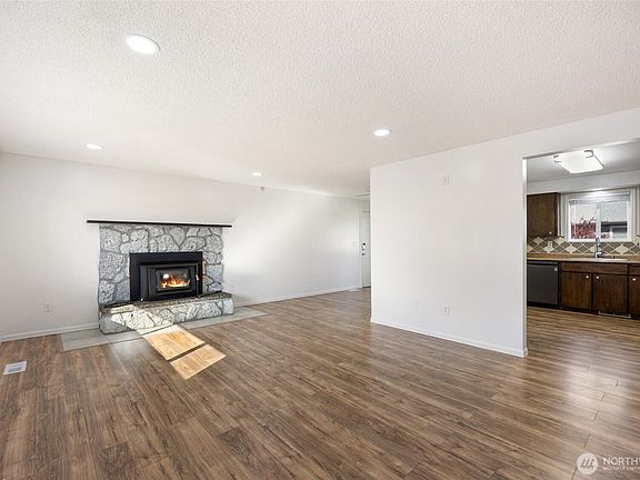 4th image of 233 N Manzanita Drive