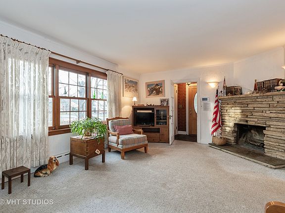 4th image of 1566 Grove Ave