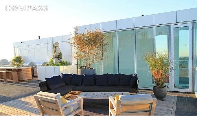 Sold by Compass | media 20