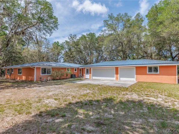 8977 W Emerald Oaks Dr, Crystal River, FL 34428