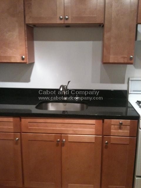 2nd image of 188 Commonwealth Ave #B2