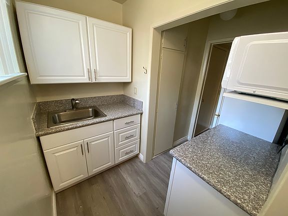 5th image of 42 Dudley Ave #B