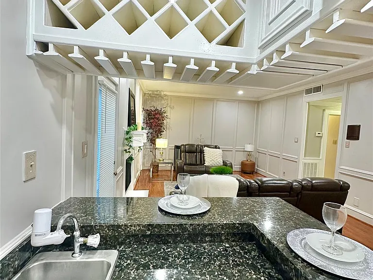 2514 Nantucket Dr #C — Photo 10