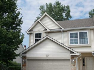 8212 Sierra Woods Ct, Carpentersville, IL 60110