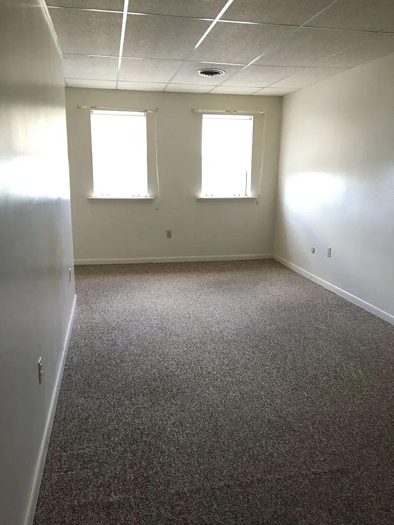 613 W. Broadway — Photo 2