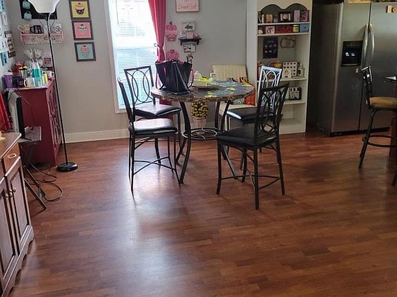 3rd image of 304 Columbia Ave