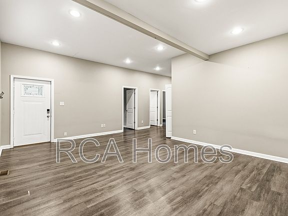 4th image of 1452 Woodlawn Ave