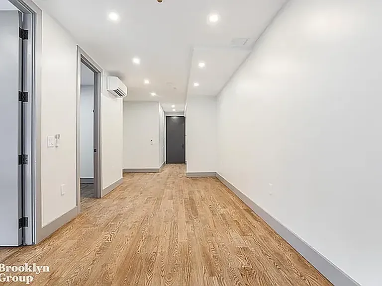 1896 De Kalb Ave #2A — Photo 4