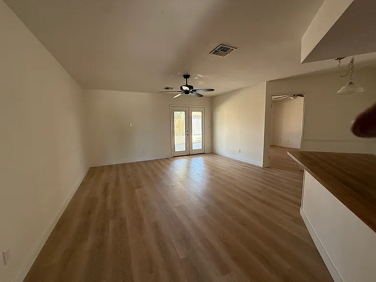 383 Swan Dr — Photo 16