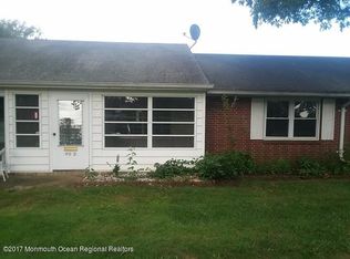 40 Cambridge Ct #D, Lakewood, NJ