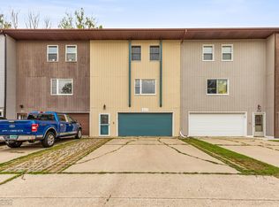 317 6th St NW, West Fargo, ND 58078