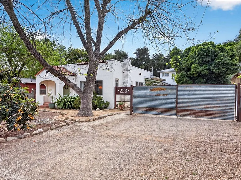 223 N Padre Juan Ave — Photo 6