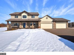 305 217th Ave NW, Oak Grove, MN 55011