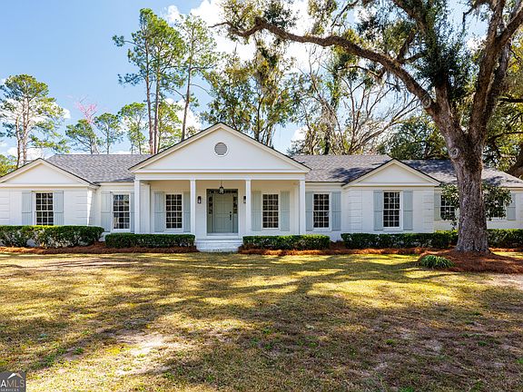 2nd image of 2307 Riverhill Dr