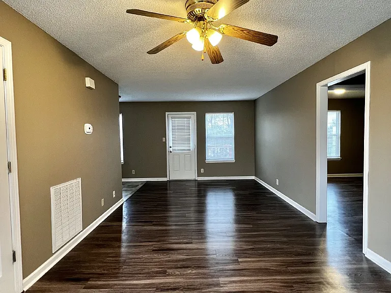 1005 Poppy Seed Dr — Photo 2