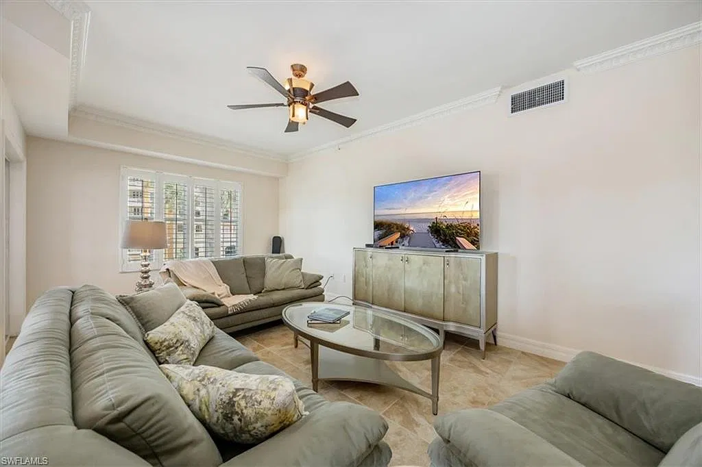 3 bed, 2.5 bath, 2504 sqft, $12,000 — Photo 4