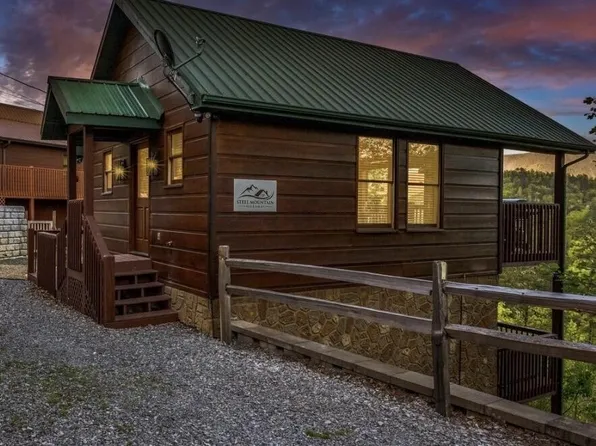 2633 Raccoon Hollow Way, Sevierville, TN 37862