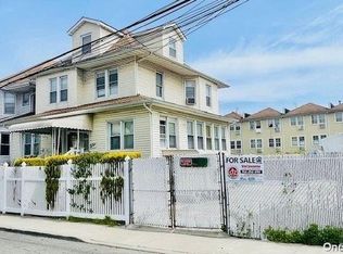 1358 Chandler St, Far Rockaway, NY 11691