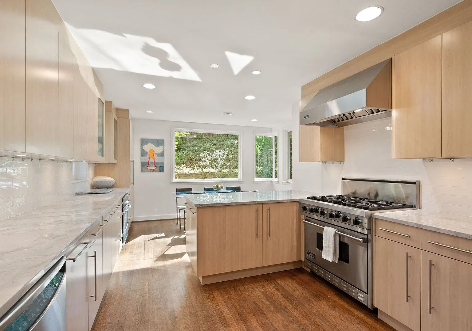 Stately 6BR/7BA Brick Colonial on Fenced 0.2-Acre Lot | Kent, NW DC — Photo 4
