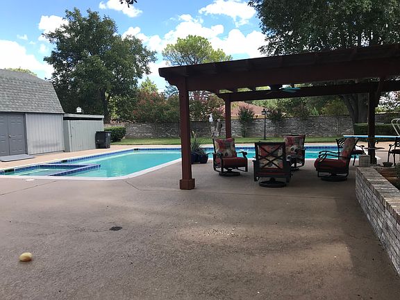 4th image of 1647 Hursh Ave